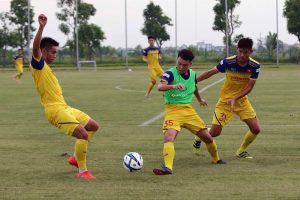 Cách Chọn Giày đá Bóng Sân Cỏ Nhân Tạo ảnh Bìa