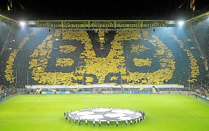 San Van Dong Borussia Dortmund