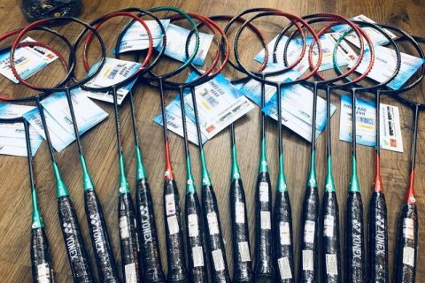 Bạn có biết vợt cầu lông hết bao nhiêu tiền?