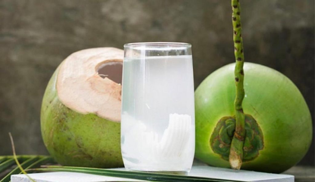 Nước dừa là nước uống tăng thể lực an toàn, tốt cho cơ thể