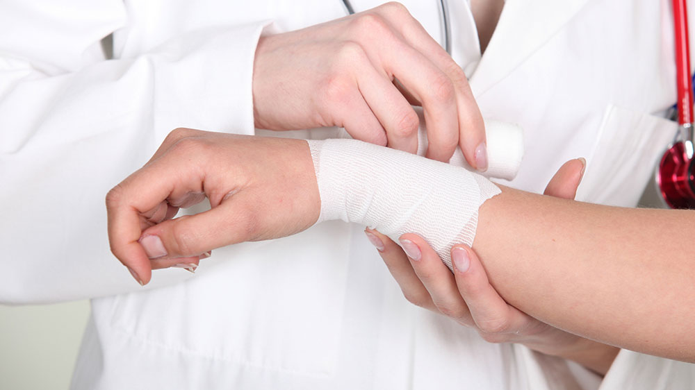 Chấn thương cổ tay ảnh hưởng nghiêm trọng đến đời sống hàng ngày 