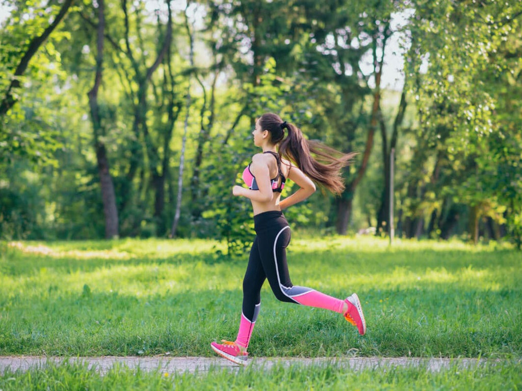 Chạy bộ thường xuyên mỗi buổi sáng giúp nâng cao sức khỏe