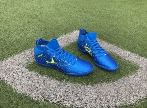 10 mẫu giày đá banh màu xanh dương